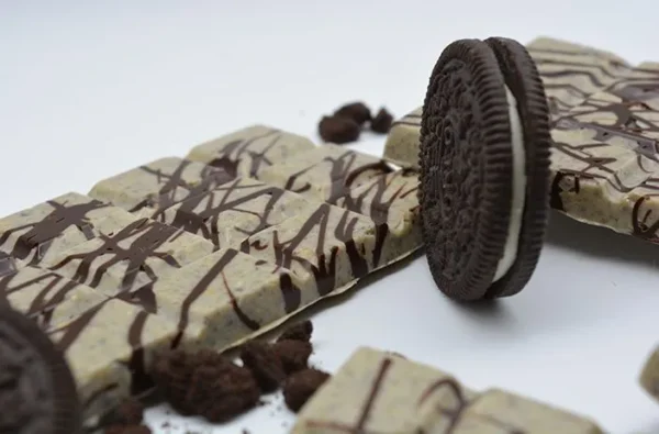 Cookies & Cream Dreams Mushroom Chocolate Bar - Image 4