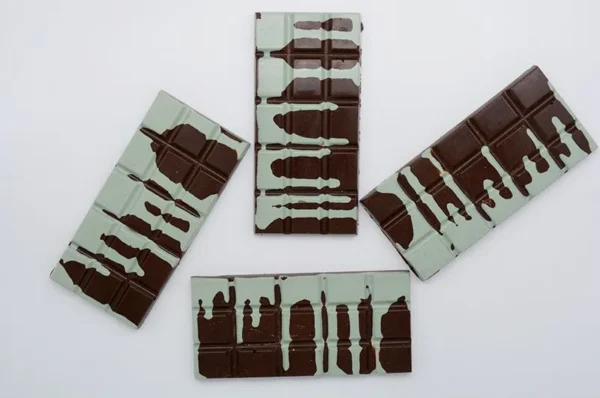 Peppermint Twist Vegan Drip Mushroom Chocolate Bar - Image 2